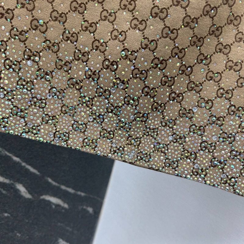 photo_5289766006648074382_y