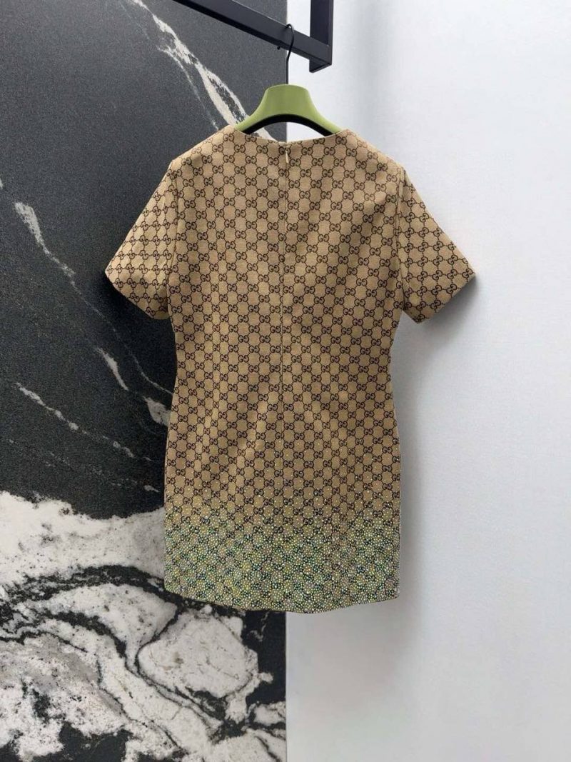 photo_5289766006648074397_y