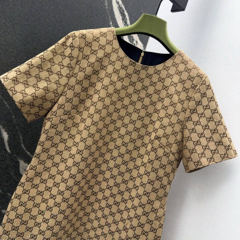 photo_5289766006648074400_y