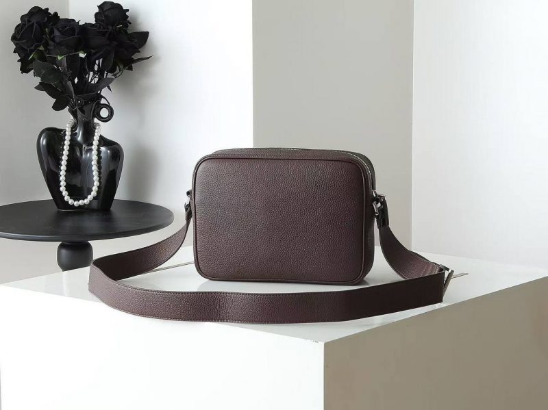 photo_5350792350848384133_y