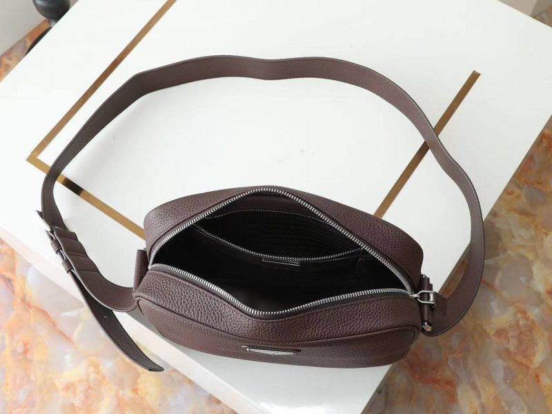 photo_5350792350848384134_y