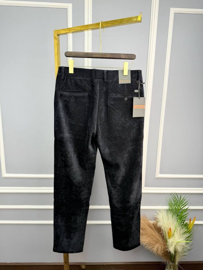 photo_5350792350848384167_y