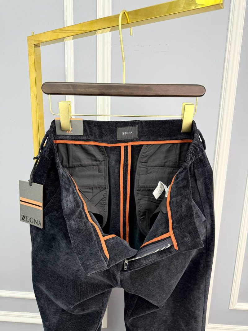 photo_5350792350848384170_y